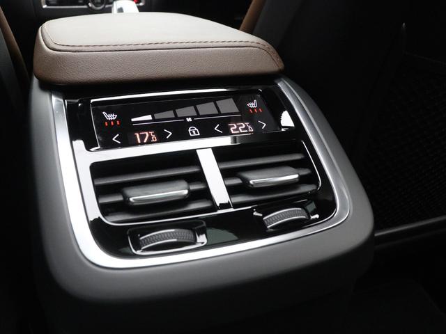 XC60 アルティメット B5 AWD サンルーフ 2023モデル Google搭載 48V 濃茶革 harman/kardon クリスタルシフトノブ リニアライムウッドパネル 前後シートヒーター ステアリングヒーター リラクゼーション機能(14枚目)