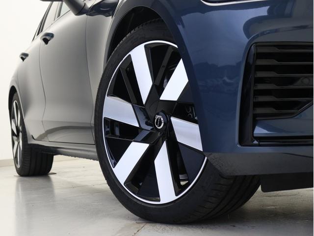 V60 ウルトラ T6 AWD プラグインハイブリッド PHEV サンルーフ B&Wプレミアムサウンド Google搭載 白革 クリスタルシフトノブ ドリフトウッドパネル 前後シートヒーター ステアリングヒーター リラクゼーション機能 19インチAW(10枚目)