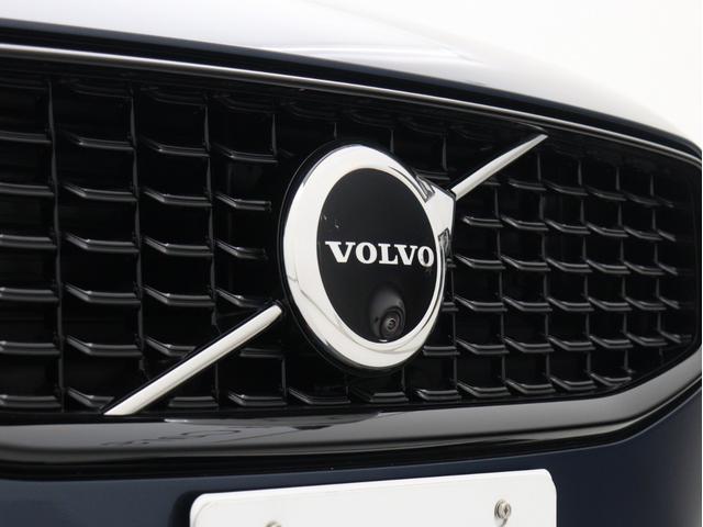 V60 ウルトラ T6 AWD プラグインハイブリッド PHEV サンルーフ B&Wプレミアムサウンド Google搭載 白革 クリスタルシフトノブ ドリフトウッドパネル 前後シートヒーター ステアリングヒーター リラクゼーション機能 19インチAW(24枚目)