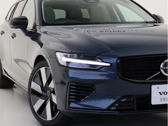 V60 ウルトラ T6 AWD プラグインハイブリッド PHEV サンルーフ B&Wプレミアムサウンド Google搭載 白革 クリスタルシフトノブ ドリフトウッドパネル 前後シートヒーター ステアリングヒーター リラクゼーション機能 19インチAW(25枚目)