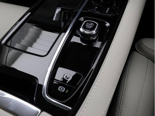 V60 ウルトラ T6 AWD プラグインハイブリッド PHEV サンルーフ B&Wプレミアムサウンド Google搭載 白革 クリスタルシフトノブ ドリフトウッドパネル 前後シートヒーター ステアリングヒーター リラクゼーション機能 19インチAW(49枚目)