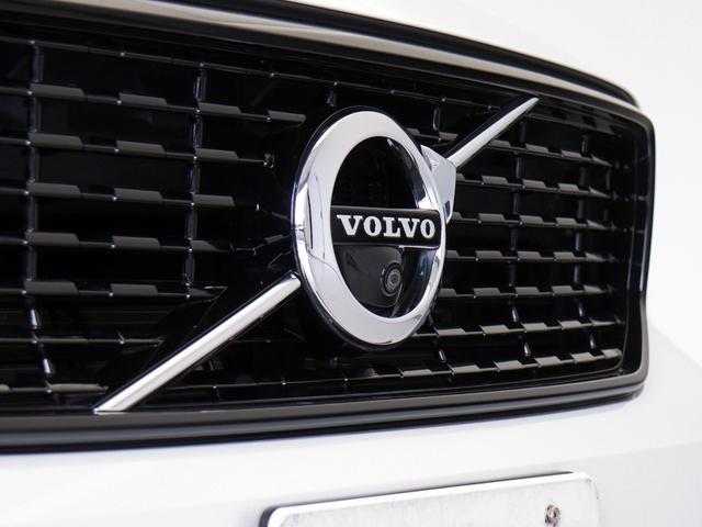 XC40 B4 AWD Rデザイン 専用サス ドラレコ harman/kardon 前後シートヒーター ステアリングホイールヒーター パワーテールゲート 360°カメラ ワイヤレススマホチャージ カッティングエッジアルミニウムパネル(23枚目)