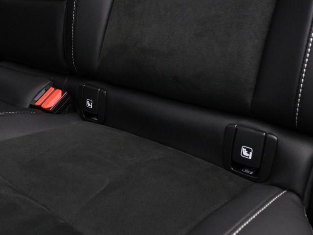 XC40 B4 AWD Rデザイン 専用サス ドラレコ harman/kardon 前後シートヒーター ステアリングホイールヒーター パワーテールゲート 360°カメラ ワイヤレススマホチャージ カッティングエッジアルミニウムパネル(40枚目)