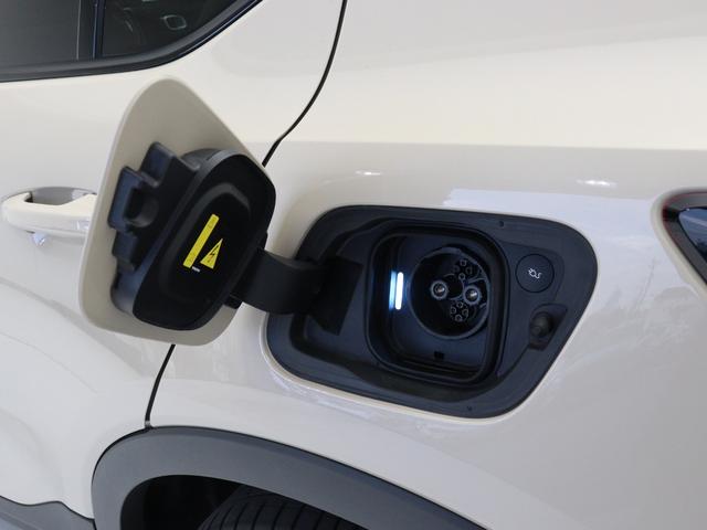 C40リチャージ リチャージ アルティメットツインモーター 電気自動車 パノラマルーフ ピクセルLED Google搭載 純正360°ドラレコ harman/kardon テイラードウールブレンドシート 前後シートヒーター ステアリングヒーター 20インチAW(9枚目)