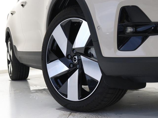 C40リチャージ リチャージ アルティメットツインモーター 電気自動車 パノラマルーフ ピクセルLED Google搭載 純正360°ドラレコ harman/kardon テイラードウールブレンドシート 前後シートヒーター ステアリングヒーター 20インチAW(11枚目)