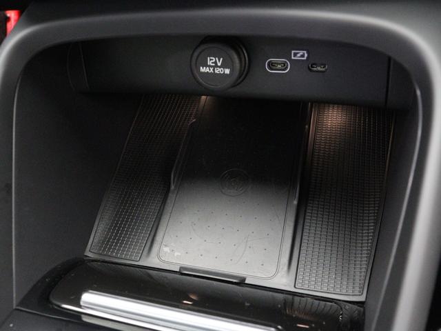 C40リチャージ リチャージ アルティメットツインモーター 電気自動車 パノラマルーフ ピクセルLED Google搭載 純正360°ドラレコ harman/kardon テイラードウールブレンドシート 前後シートヒーター ステアリングヒーター 20インチAW(23枚目)