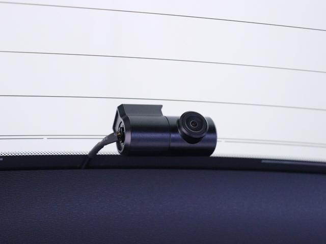 C40リチャージ リチャージ アルティメットツインモーター 電気自動車 パノラマルーフ ピクセルLED Google搭載 純正360°ドラレコ harman/kardon テイラードウールブレンドシート 前後シートヒーター ステアリングヒーター 20インチAW(38枚目)