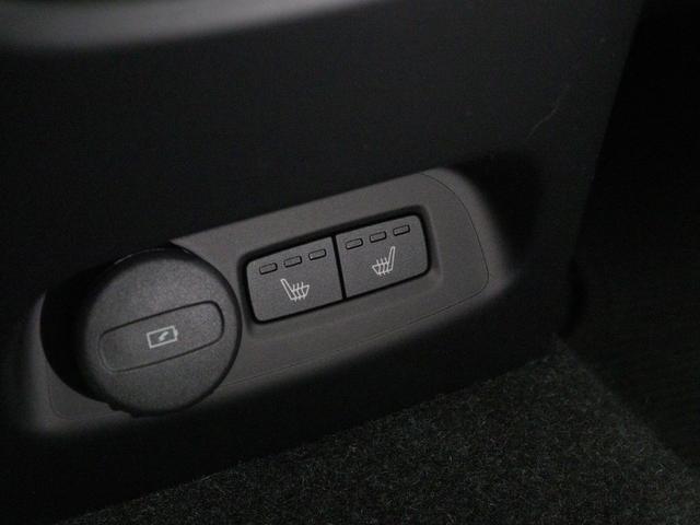 C40リチャージ リチャージ アルティメットシングルモーター 電気自動車 パノラマルーフ ピクセルLED Google搭載 ドラレコ harman/kardon 前後シートヒーター ステアリングヒーター 20AW パワーテールゲート ワイヤレススマホチャージ(16枚目)