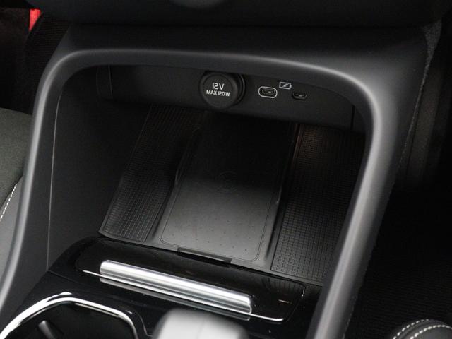 C40リチャージ リチャージ アルティメットシングルモーター 電気自動車 パノラマルーフ ピクセルLED Google搭載 ドラレコ harman/kardon 前後シートヒーター ステアリングヒーター 20AW パワーテールゲート ワイヤレススマホチャージ(22枚目)