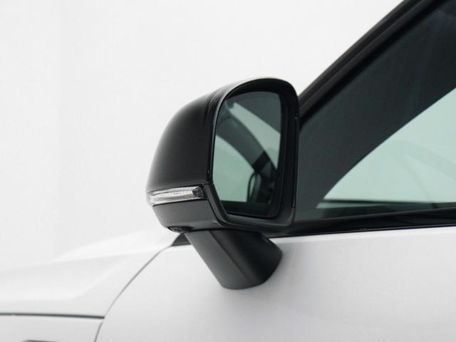 C40リチャージ リチャージ アルティメットシングルモーター 電気自動車 パノラマルーフ ピクセルLED Google搭載 ドラレコ harman/kardon 前後シートヒーター ステアリングヒーター 20AW パワーテールゲート ワイヤレススマホチャージ(28枚目)