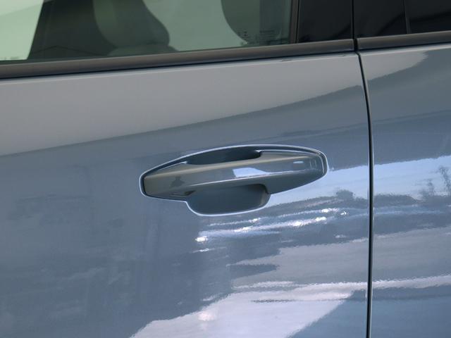 XC40 T4 モメンタム ドラレコ 19インチAW リア5面ダークティンテッドガラス テキスタイルコンビシート 360°カメラ 運転席8ウェイパワーシート LEDヘッドライト レーンキープ 追従クルーズコントロール(22枚目)