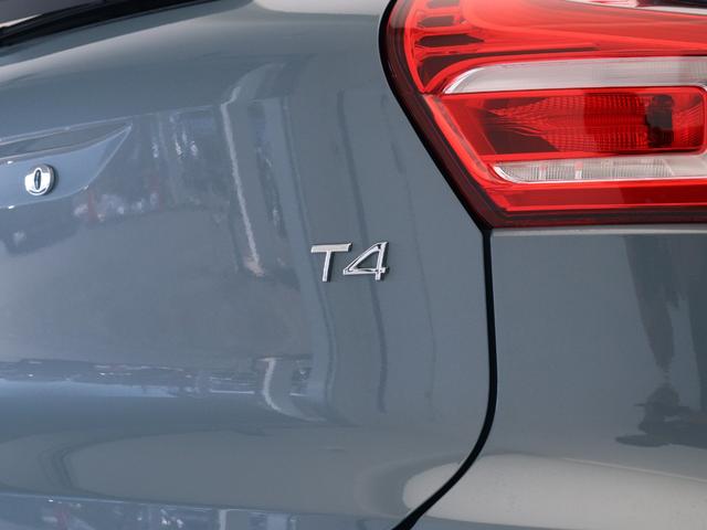 XC40 T4 モメンタム ドラレコ 19インチAW リア5面ダークティンテッドガラス テキスタイルコンビシート 360°カメラ 運転席8ウェイパワーシート LEDヘッドライト レーンキープ 追従クルーズコントロール(27枚目)