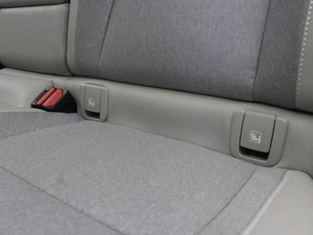 XC40 T4 モメンタム ドラレコ 19インチAW リア5面ダークティンテッドガラス テキスタイルコンビシート 360°カメラ 運転席8ウェイパワーシート LEDヘッドライト レーンキープ 追従クルーズコントロール(38枚目)