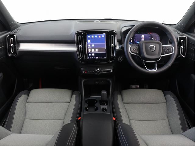 ＸＣ４０ プラス　プロ　Ｂ３　クライメートＰＫＧ　Ｇｏｏｇｌｅ搭載　ドラレコ　４８Ｖ　ｈａｒｍａｎ／ｋａｒｄｏｎ　前後シートヒーター　ステアリングヒーター　リア５面ダークティンテッドガラス　パワーテールゲート　３６０°カメラ（4枚目）