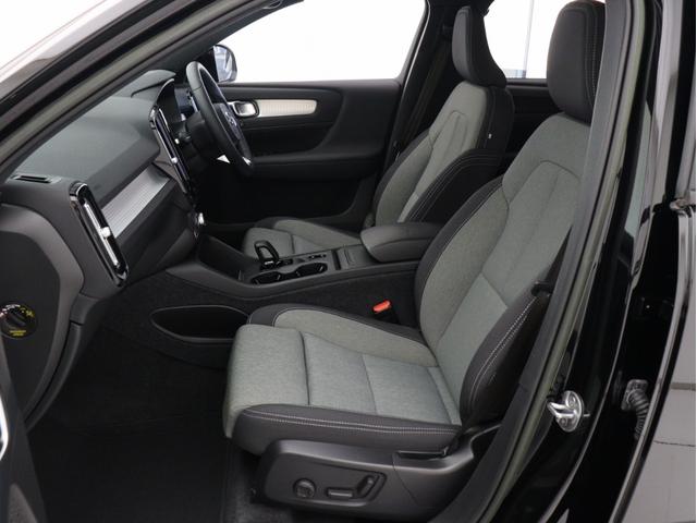 ＸＣ４０ プラス　プロ　Ｂ３　クライメートＰＫＧ　Ｇｏｏｇｌｅ搭載　ドラレコ　４８Ｖ　ｈａｒｍａｎ／ｋａｒｄｏｎ　前後シートヒーター　ステアリングヒーター　リア５面ダークティンテッドガラス　パワーテールゲート　３６０°カメラ（11枚目）