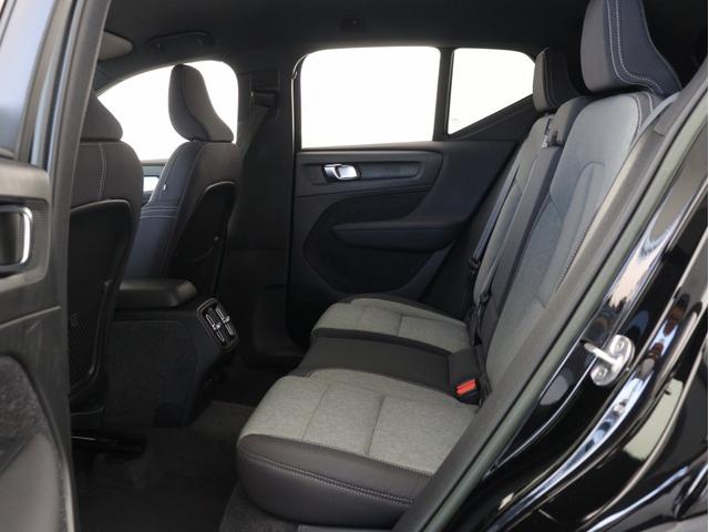 ＸＣ４０ プラス　プロ　Ｂ３　クライメートＰＫＧ　Ｇｏｏｇｌｅ搭載　ドラレコ　４８Ｖ　ｈａｒｍａｎ／ｋａｒｄｏｎ　前後シートヒーター　ステアリングヒーター　リア５面ダークティンテッドガラス　パワーテールゲート　３６０°カメラ（12枚目）