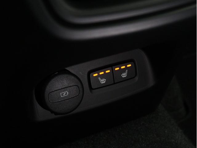 ＸＣ４０ プラス　プロ　Ｂ３　クライメートＰＫＧ　Ｇｏｏｇｌｅ搭載　ドラレコ　４８Ｖ　ｈａｒｍａｎ／ｋａｒｄｏｎ　前後シートヒーター　ステアリングヒーター　リア５面ダークティンテッドガラス　パワーテールゲート　３６０°カメラ（13枚目）