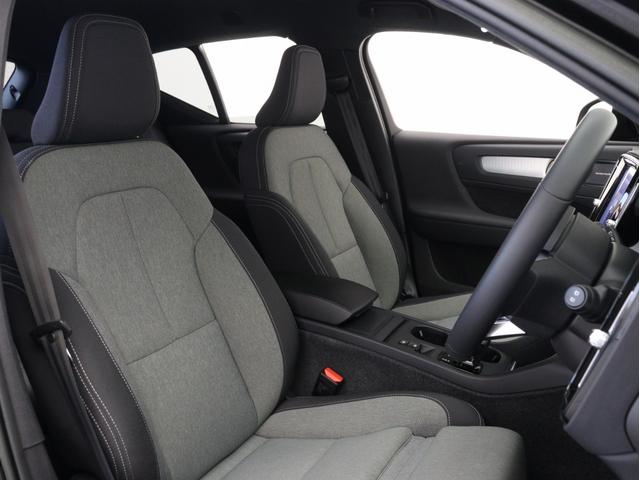 ＸＣ４０ プラス　プロ　Ｂ３　クライメートＰＫＧ　Ｇｏｏｇｌｅ搭載　ドラレコ　４８Ｖ　ｈａｒｍａｎ／ｋａｒｄｏｎ　前後シートヒーター　ステアリングヒーター　リア５面ダークティンテッドガラス　パワーテールゲート　３６０°カメラ（38枚目）