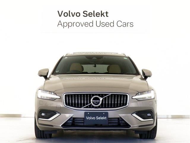 Ｖ６０ Ｔ５　インスクリプション　サンルーフ　プラスＰＫＧ　茶革　１９インチダイヤモンドカットＡＷ　前後シートヒーター　ステアリングホイールヒーター　テイラードダッシュボード　リラクゼーション機能　ベンチレーション機能　３６０°カメラ（9枚目）