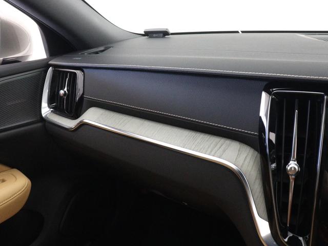 Ｖ６０ Ｔ５　インスクリプション　サンルーフ　プラスＰＫＧ　茶革　１９インチダイヤモンドカットＡＷ　前後シートヒーター　ステアリングホイールヒーター　テイラードダッシュボード　リラクゼーション機能　ベンチレーション機能　３６０°カメラ（16枚目）
