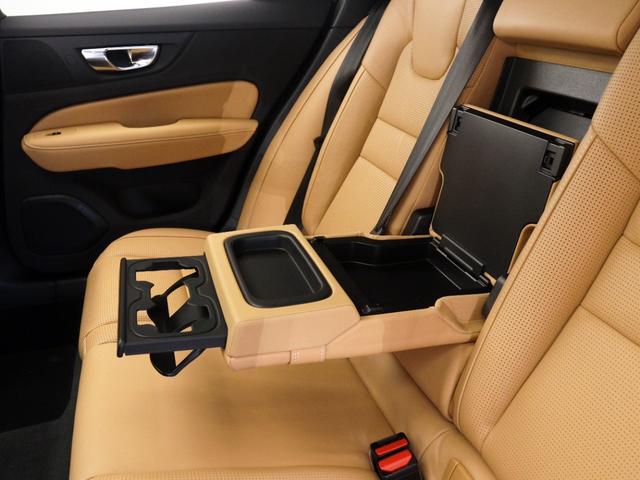 Ｖ６０ Ｔ５　インスクリプション　サンルーフ　プラスＰＫＧ　茶革　１９インチダイヤモンドカットＡＷ　前後シートヒーター　ステアリングホイールヒーター　テイラードダッシュボード　リラクゼーション機能　ベンチレーション機能　３６０°カメラ（38枚目）