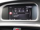 MY CARは、City Safety、ロックおよびアラーム、自動ファン速度、時計の設定など、車両の多くの機能を設定するためのメニューソースです。