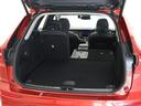 リアシートのシートバックは、60:40の分割可倒式です。さらに、シートバックをすべて倒せば、フラットの広大な空間が出現します。