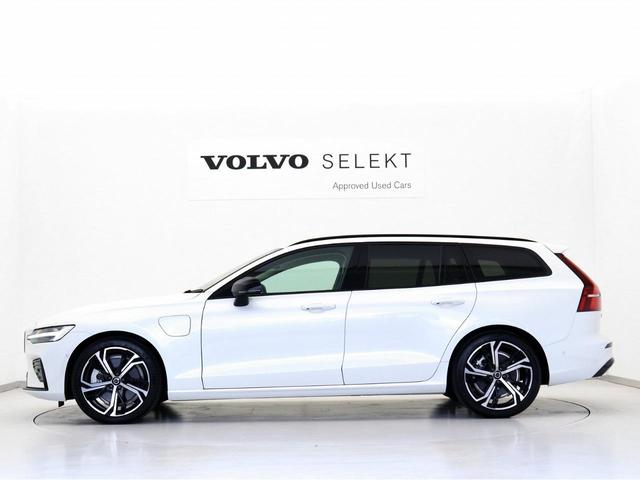 Ｖ６０ リチャジアルティメットＴ６ＡＷＤプラグインハイブリド　ＰＨＥＶ　Ｂ＆Ｗプレミアムサウンド　パノラマサンルーフ　Ｇｏｏｇｌｅ搭載　純正３６０°ドラレコ　白革　リラクゼーション機能　前後シートヒーター　クリスタルシフトノブ　ワイヤレススマホチャージ　１９ＡＷ（7枚目）