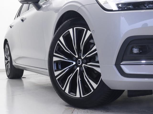 V60 アルティメット B4 社用車 Google搭載 ドラレコ 48V harman/kardon 前後シートヒーター ステアリングヒーター クリスタルシフトノブ ドリフトウッドパネル リラクゼーション機能 18インチAW(7枚目)