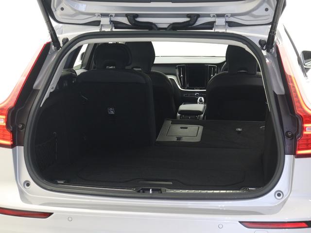 V60 アルティメット B4 社用車 Google搭載 ドラレコ 48V harman/kardon 前後シートヒーター ステアリングヒーター クリスタルシフトノブ ドリフトウッドパネル リラクゼーション機能 18インチAW(31枚目)