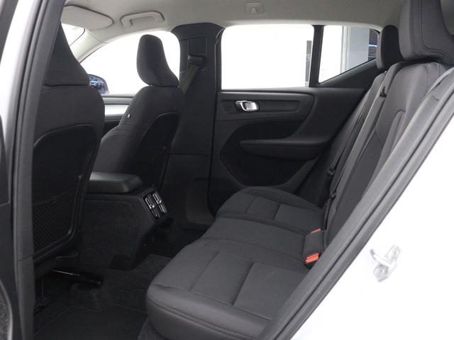 XC40 B4 AWD モメンタム クライメート&パワーシート&バーサティリティPKG 2021年モデル 前後純正ドラレコ 48V フロント8ウェイパワーシート シートヒーター ステアリングヒーター パワーテールゲート 360°カメラ(12枚目)