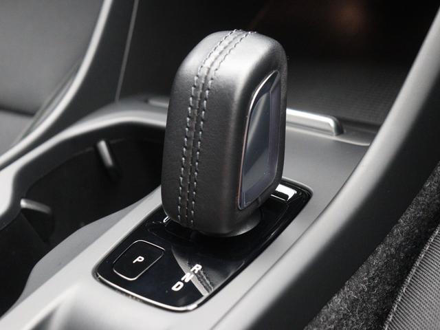 XC40 B4 AWD モメンタム クライメート&パワーシート&バーサティリティPKG 2021年モデル 前後純正ドラレコ 48V フロント8ウェイパワーシート シートヒーター ステアリングヒーター パワーテールゲート 360°カメラ(17枚目)