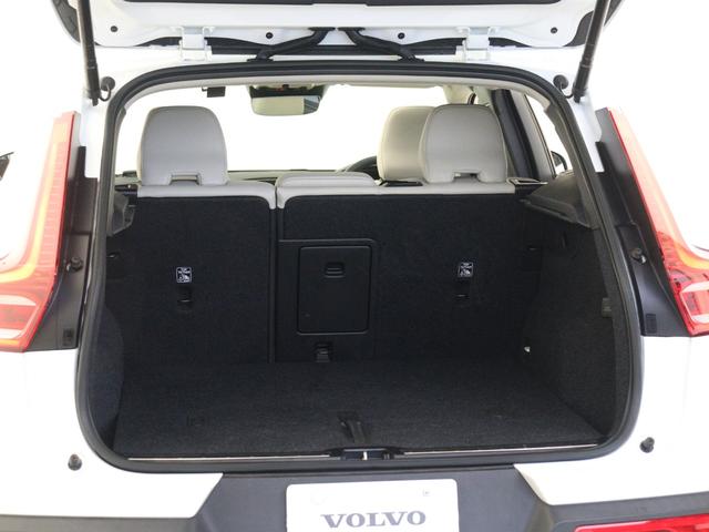 XC40 B4 AWD インスクリプション サンルーフ ドラレコ 48V harman/kardon 白革 前後シートヒーター ステアリングヒーター パワーテールゲート 360°カメラ クリスタルシフトノブ ドリフトウッドパネル 19インチAW(11枚目)
