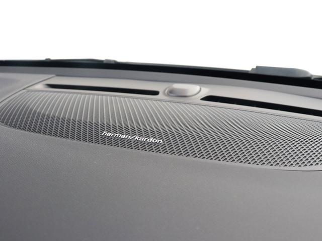 XC40 B4 AWD インスクリプション サンルーフ ドラレコ 48V harman/kardon 白革 前後シートヒーター ステアリングヒーター パワーテールゲート 360°カメラ クリスタルシフトノブ ドリフトウッドパネル 19インチAW(15枚目)