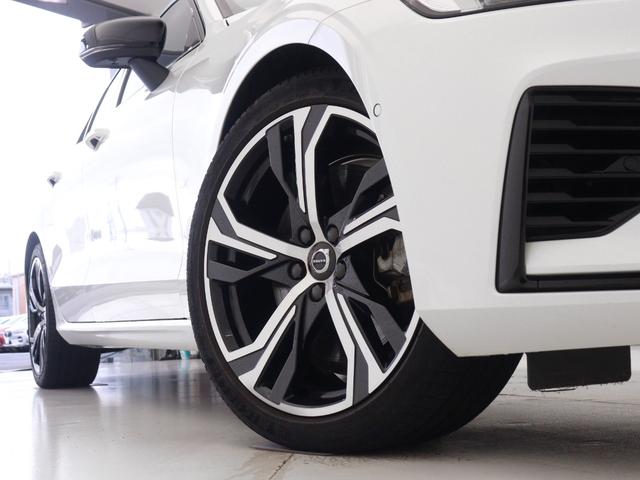 S60 リチャジアルティメットT6AWDプラグインハイブリド PHEV サンルーフ 社用車 Google搭載 ドラレコ 茶革 harman/kardon 前後シートヒーター ステアリングヒーター リラクゼーション機能 クリスタルシフトノブ 19インチAW(9枚目)