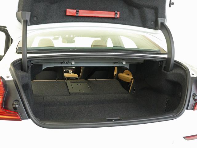 S60 リチャジアルティメットT6AWDプラグインハイブリド PHEV サンルーフ 社用車 Google搭載 ドラレコ 茶革 harman/kardon 前後シートヒーター ステアリングヒーター リラクゼーション機能 クリスタルシフトノブ 19インチAW(32枚目)