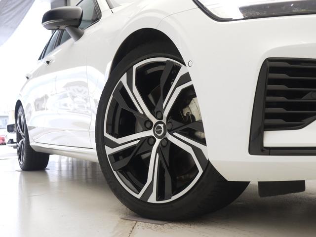 S60 リチャジアルティメットT6AWDプラグインハイブリド PHEV サンルーフ 社用車 Google搭載 ドラレコ 白革 harman/kardon 前後シートヒーター ステアリングヒーター リラクゼーション機能 クリスタルシフトノブ 19インチAW(9枚目)