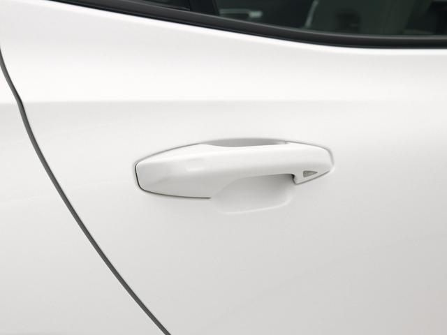 S60 リチャジアルティメットT6AWDプラグインハイブリド PHEV サンルーフ 社用車 Google搭載 ドラレコ 白革 harman/kardon 前後シートヒーター ステアリングヒーター リラクゼーション機能 クリスタルシフトノブ 19インチAW(26枚目)