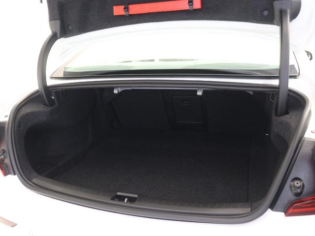 S60 リチャジアルティメットT6AWDプラグインハイブリド PHEV サンルーフ 社用車 Google搭載 ドラレコ 白革 harman/kardon 前後シートヒーター ステアリングヒーター リラクゼーション機能 クリスタルシフトノブ 19インチAW(31枚目)