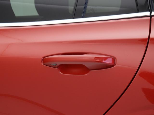 V60 アルティメット B4 社用車 Google搭載 ドラレコ 48V harman/kardon 前後シートヒーター ステアリングヒーター リラクゼーション機能 ベンチレーション機能 クリスタルシフトノブ ドリフトウッドパネル(26枚目)