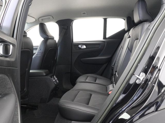 XC40 アルティメット B4 AWD 2023年モデル Google ドラレコ 48V harman/kardon クリスタルシフトノブ ドリフトウッドパネル 前後シートヒーター ステアリングヒーター パワーテールゲート 360°カメラ(12枚目)