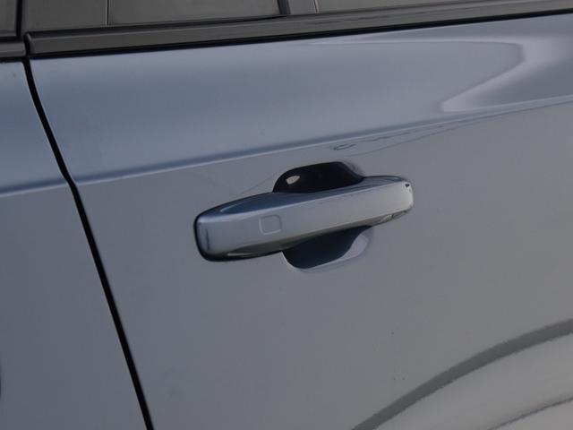 XC90 リチャージアルテメットT8AWDプラグインハイブリド PHEV サンルーフ エアサス 2023年モデル 3列7人乗り Google搭載 ドラレコ harman/kardon 白革 グレーアッシュウッドパネル クリスタルシフトノブ 前後シートヒーター(30枚目)