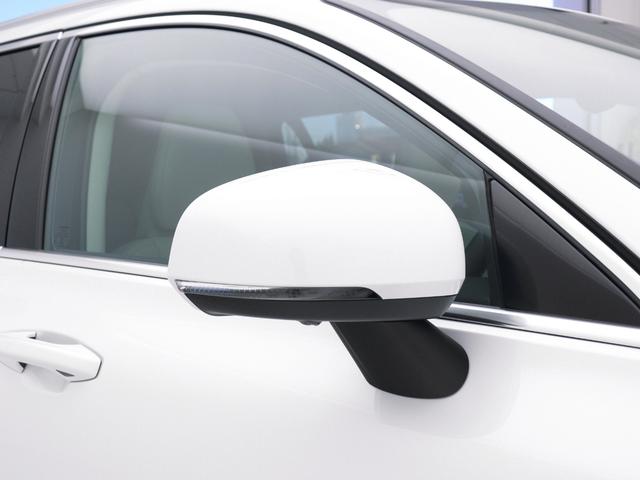 V60 アルティメット B4 Google搭載 ドラレコ 48V harman/kardon クリスタルシフトノブ ドリフトウッドパネル 前後シートヒーター リラクゼーション機能 ステアリングホイールヒーター 18インチAW(25枚目)