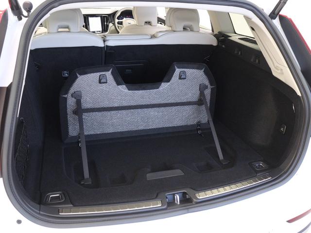 V60 アルティメット B4 Google搭載 ドラレコ 48V harman/kardon クリスタルシフトノブ ドリフトウッドパネル 前後シートヒーター リラクゼーション機能 ステアリングホイールヒーター 18インチAW(31枚目)