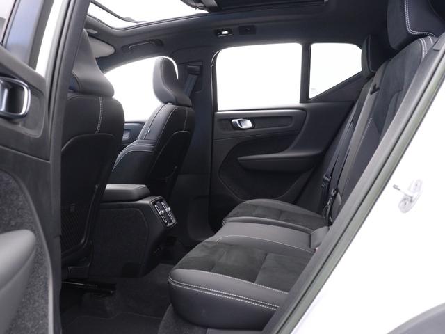 XC40 アルティメット B4 AWD ダークエディション サンルーフ ピクセルLED 特別仕様車 Google搭載 ドラレコ 48V harman/kardon 前後シートヒーター ステアリングヒーター パワーテールゲート 360°カメラ 19インチAW(13枚目)