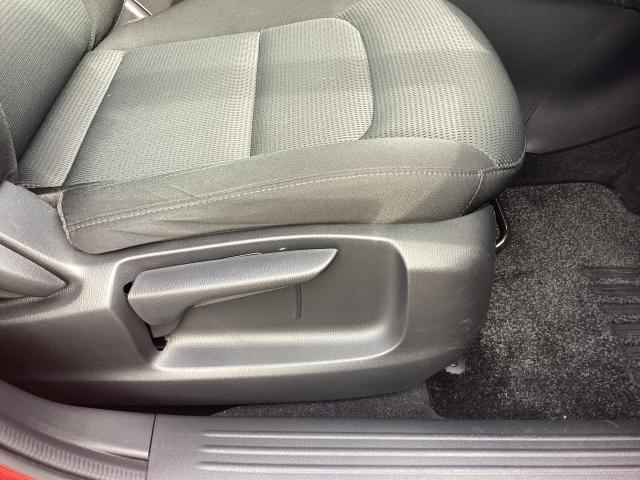 ＣＸ－５ ２．０　２０Ｓ　２ＷＤ　ＣＤ／ＤＶＤ＋地デジ　３６０℃ビューモニター　衝突軽減システム　ＬＥＤライト　ナビ＆ＴＶ　オートエアコン　ミュージックプレイヤー接続可　盗難防止装置　ＤＶＤ再生　ＡＢＳ　キーレス　Ｉ－ＳＴＯＰ（8枚目）