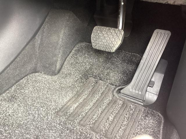 ＣＸ－５ ２．０　２０Ｓ　２ＷＤ　ＣＤ／ＤＶＤ＋地デジ　３６０℃ビューモニター　衝突軽減システム　ＬＥＤライト　ナビ＆ＴＶ　オートエアコン　ミュージックプレイヤー接続可　盗難防止装置　ＤＶＤ再生　ＡＢＳ　キーレス　Ｉ－ＳＴＯＰ（34枚目）