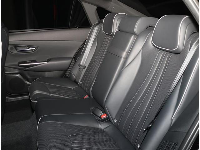 RSアドバンス サンルーフ 革シート バックカメラ トヨタ認定中古車(10枚目)
