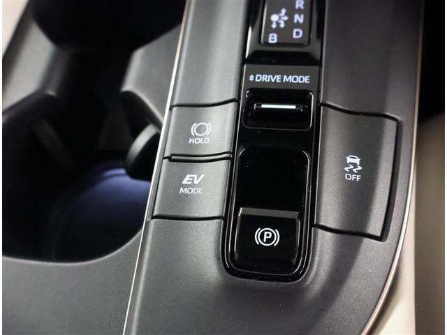 クラウンクロスオーバー Ｇレザーパッケージ　クルーズコントロール　パワーシート　バックモニター　記録簿　ＬＥＤヘッドランプ　レザーシート　ドラレコ　ＥＴＣ　１００Ｖ電源　フルセグＴＶ　４ＷＤ　メモリーナビ　スマートキー　ナビ＆ＴＶ　盗難防止装置（18枚目）