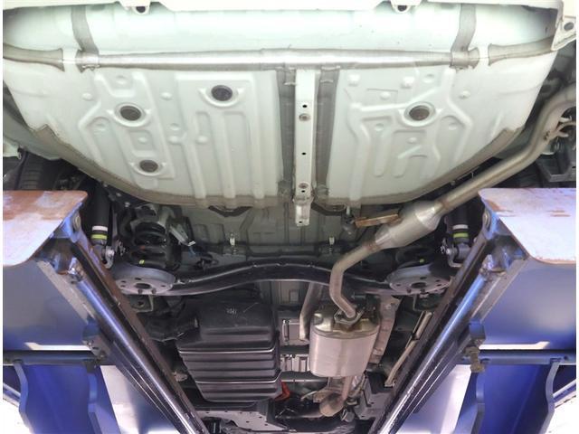 ノア ハイブリッドS-Z エアロ 横滑り防止機能 エアバッグ オートクルーズコントロール 地デジ 両側自動ドア ダブルエアコン スマートエントリー LEDランプ バックモニター メモリナビ 3列シート ETC付き ABS(26枚目)